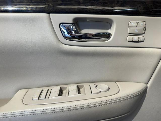 2011 Cadillac DTS Luxury Collection
