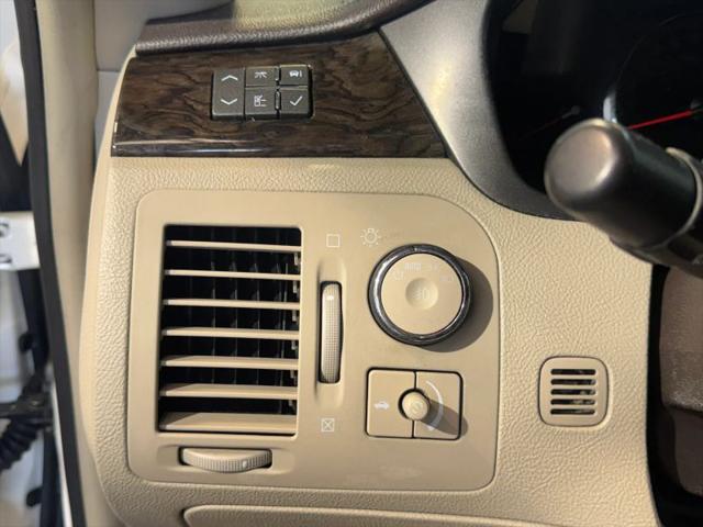 2011 Cadillac DTS Luxury Collection