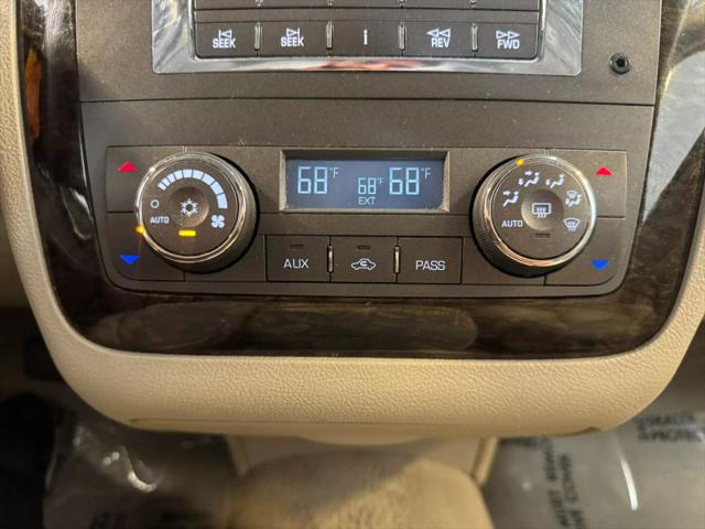 2011 Cadillac DTS Luxury Collection