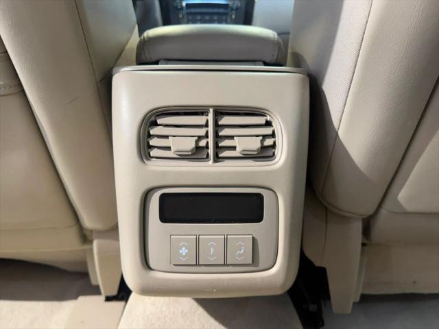2011 Cadillac DTS Luxury Collection