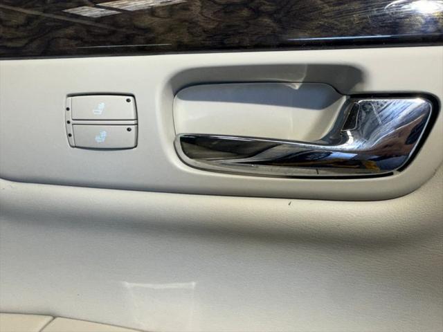 2011 Cadillac DTS Luxury Collection