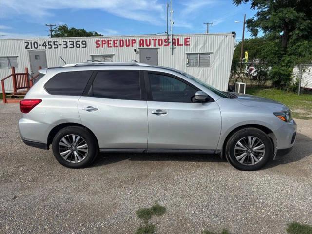 2017 Nissan Pathfinder SV
