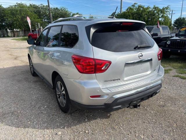 2017 Nissan Pathfinder SV