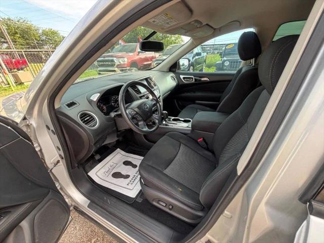 2017 Nissan Pathfinder SV