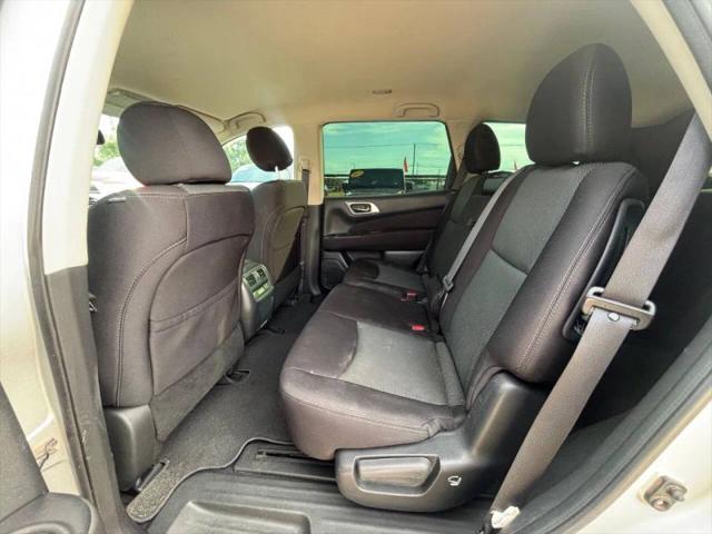 2017 Nissan Pathfinder SV