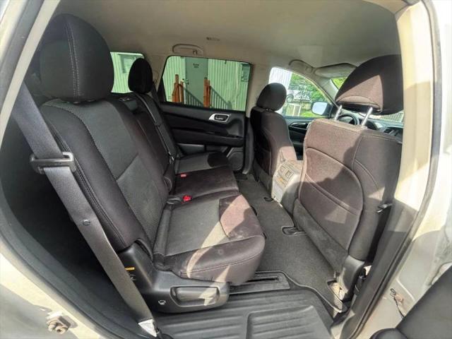 2017 Nissan Pathfinder SV