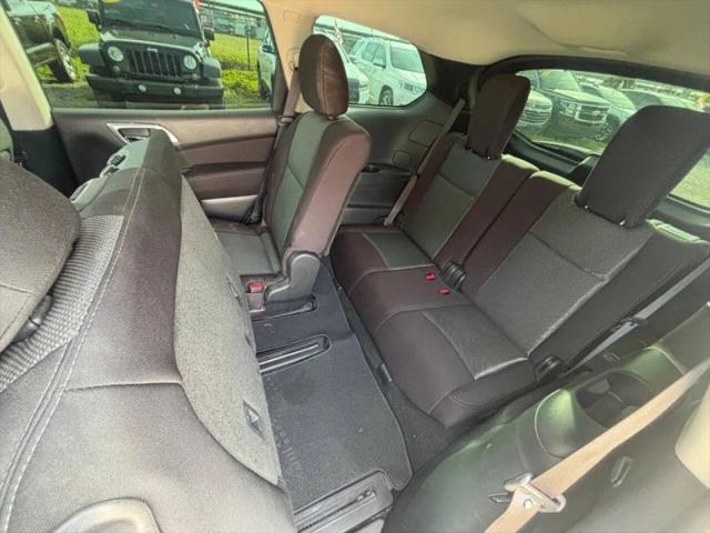 2017 Nissan Pathfinder SV