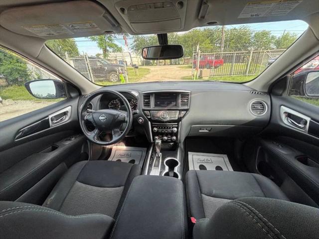 2017 Nissan Pathfinder SV