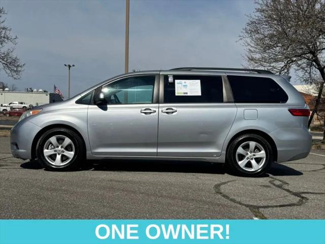 2017 Toyota Sienna LE 8 Passenger