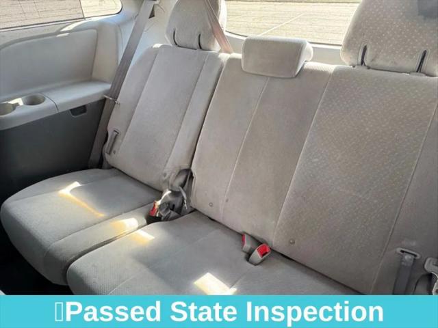 2017 Toyota Sienna LE 8 Passenger