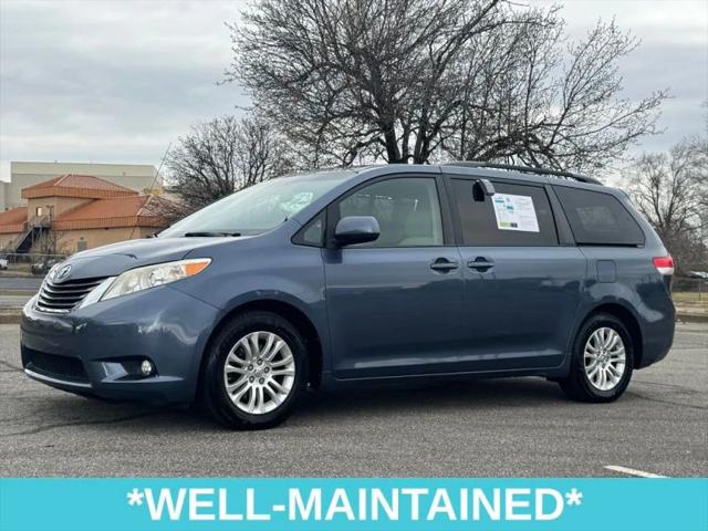 2014 Toyota Sienna XLE V6 8 Passenger