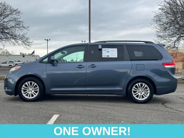 2014 Toyota Sienna XLE V6 8 Passenger