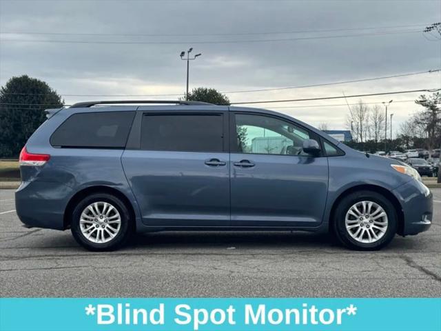 2014 Toyota Sienna XLE V6 8 Passenger
