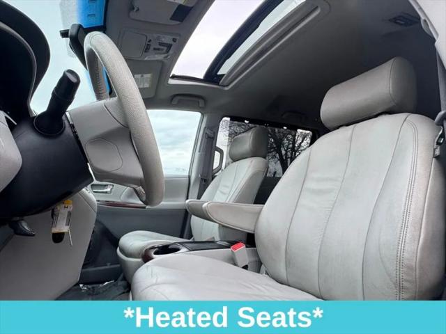 2014 Toyota Sienna XLE V6 8 Passenger