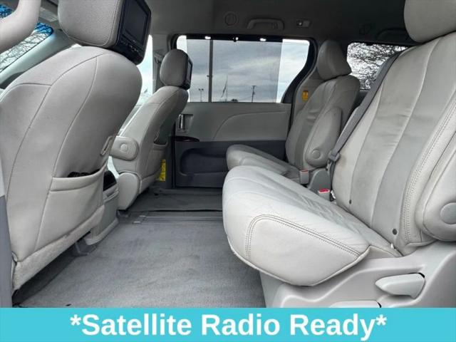 2014 Toyota Sienna XLE V6 8 Passenger