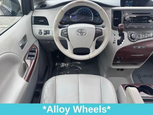 2014 Toyota Sienna XLE V6 8 Passenger