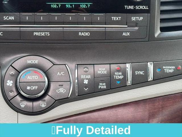 2014 Toyota Sienna XLE V6 8 Passenger