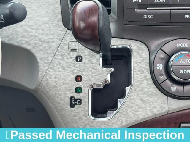 2014 Toyota Sienna XLE V6 8 Passenger