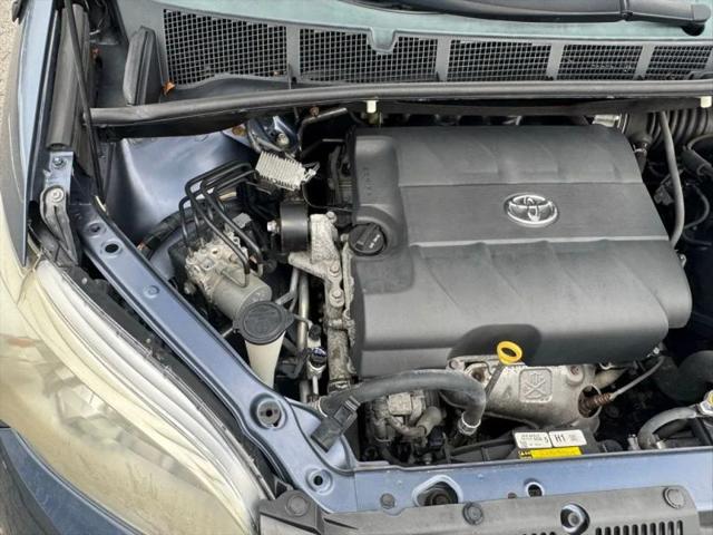 2014 Toyota Sienna XLE V6 8 Passenger