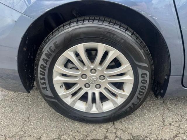 2014 Toyota Sienna XLE V6 8 Passenger