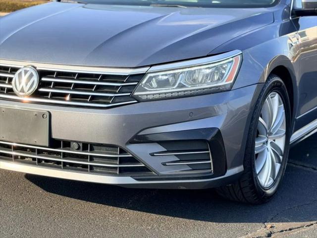 2019 Volkswagen Passat 2.0T SE R-Line