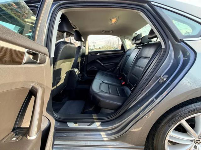 2019 Volkswagen Passat 2.0T SE R-Line