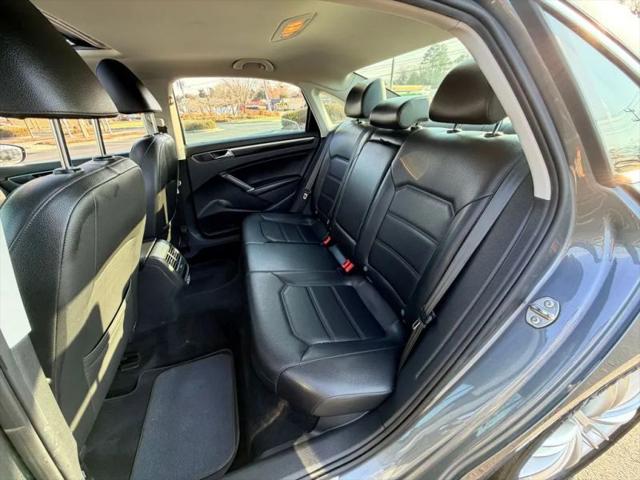 2019 Volkswagen Passat 2.0T SE R-Line