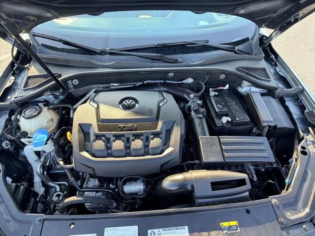 2019 Volkswagen Passat 2.0T SE R-Line