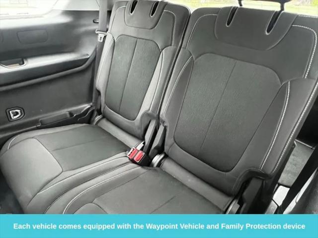 2023 Jeep Grand Cherokee L Laredo 4x2