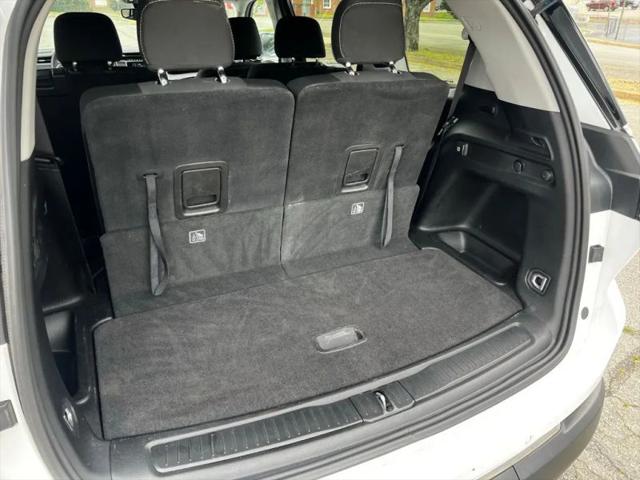 2023 Jeep Grand Cherokee L Laredo 4x2
