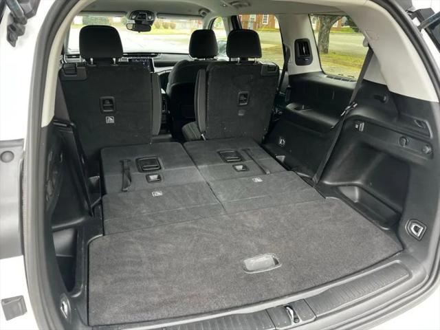 2023 Jeep Grand Cherokee L Laredo 4x2