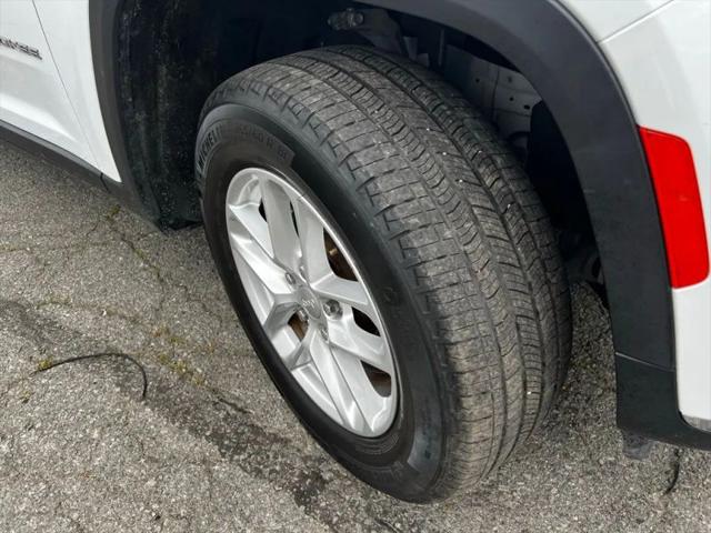 2023 Jeep Grand Cherokee L Laredo 4x2