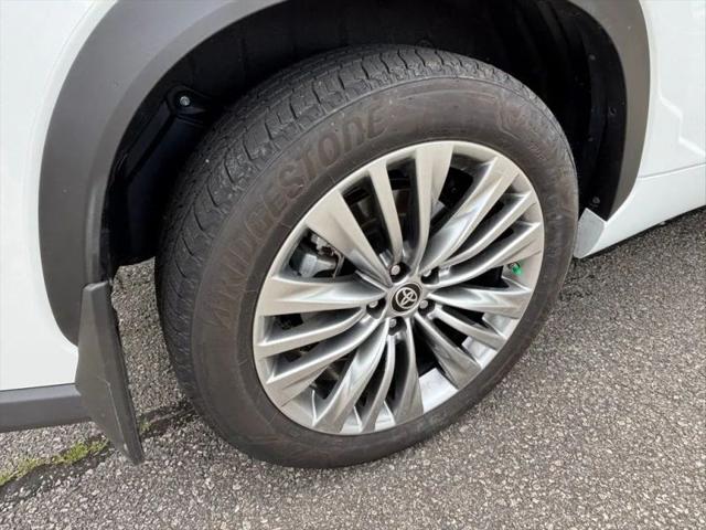 2024 Toyota Highlander Platinum