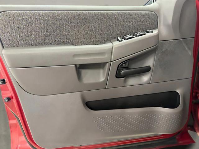 2002 Ford Explorer XLS