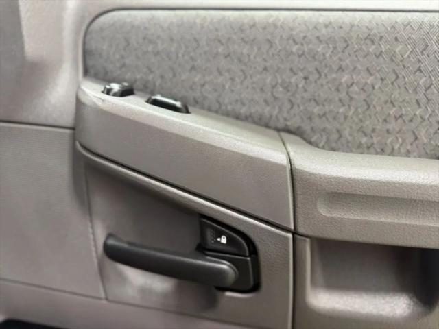 2002 Ford Explorer XLS