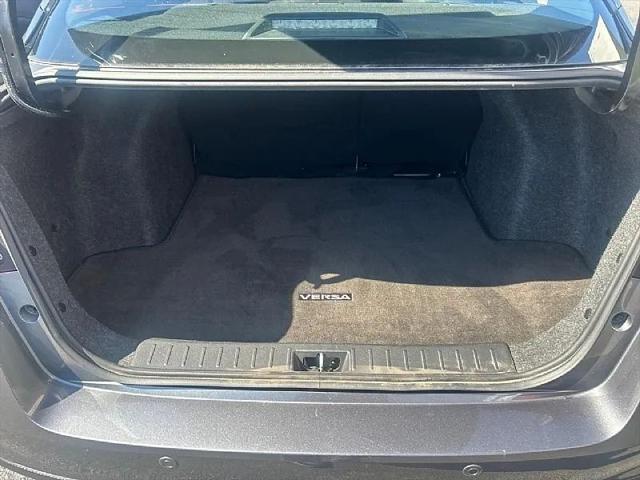 2024 Nissan Versa 1.6 SR