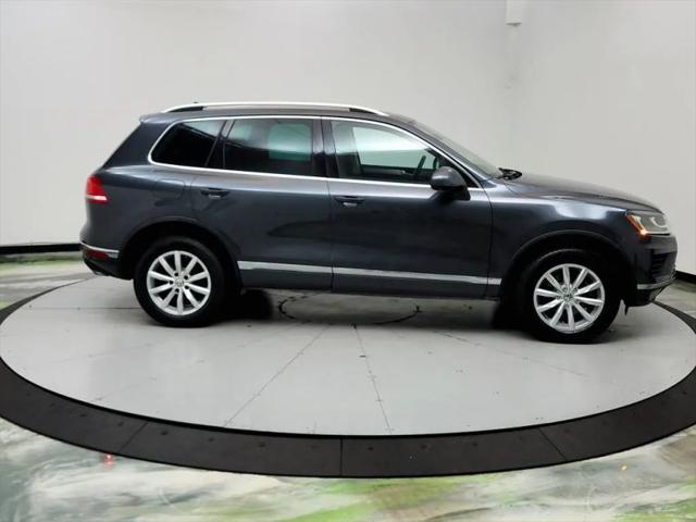 2016 Volkswagen Touareg VR6 Sport