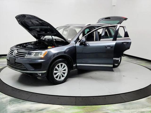 2016 Volkswagen Touareg VR6 Sport