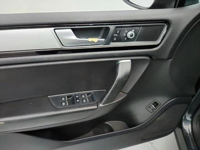 2016 Volkswagen Touareg VR6 Sport
