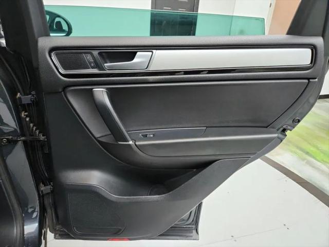 2016 Volkswagen Touareg VR6 Sport