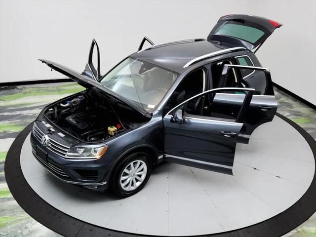 2016 Volkswagen Touareg VR6 Sport
