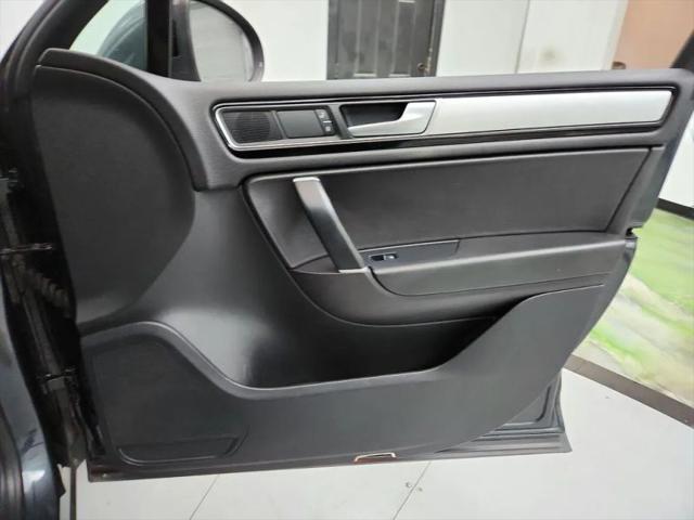 2016 Volkswagen Touareg VR6 Sport