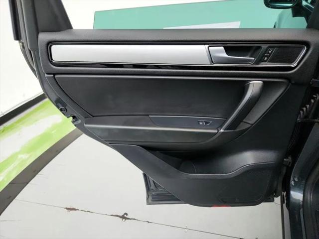 2016 Volkswagen Touareg VR6 Sport