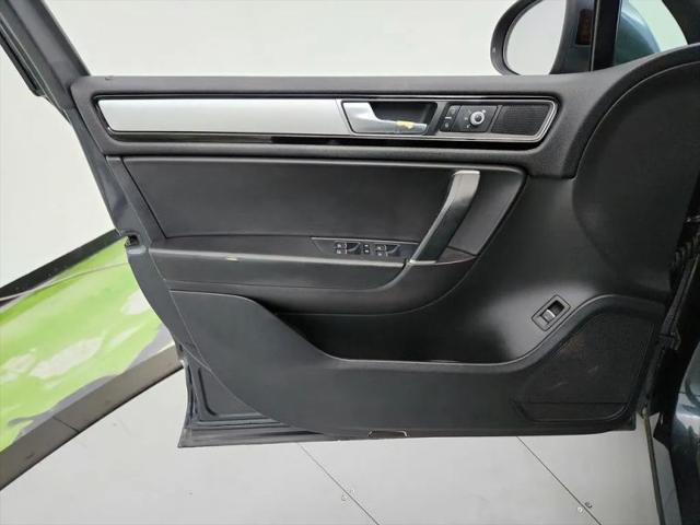 2016 Volkswagen Touareg VR6 Sport