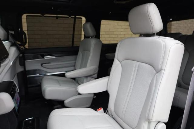 2026 Jeep Grand Wagoneer Summit Obsidian 4x4