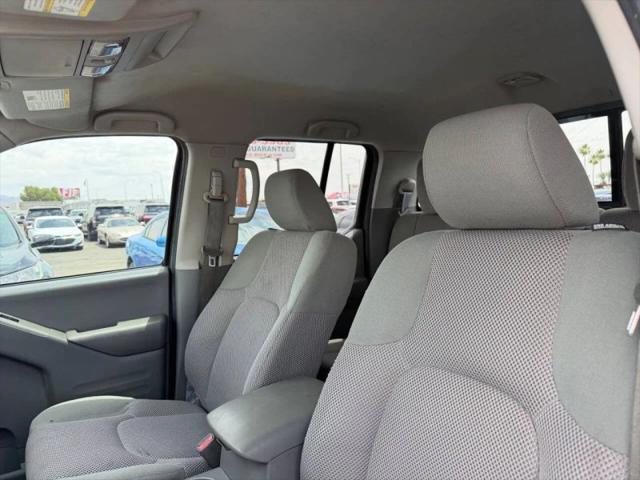 2021 Nissan Frontier Crew Cab SV 4x2