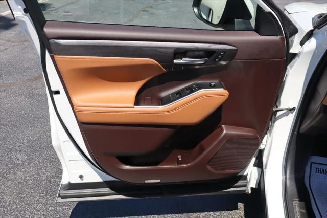 2022 Toyota Highlander Platinum