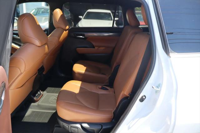 2022 Toyota Highlander Platinum