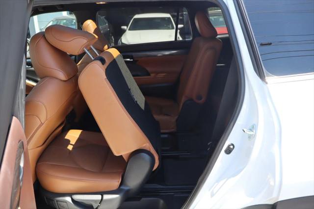 2022 Toyota Highlander Platinum