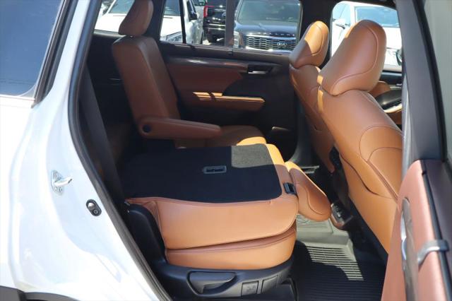 2022 Toyota Highlander Platinum
